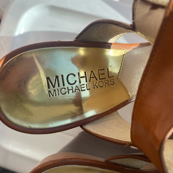 Michael Kors platform heels - Picture 7 of 7